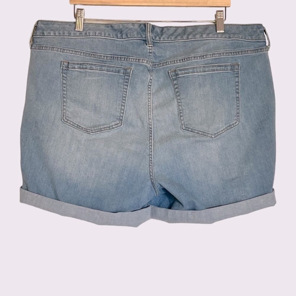 TORRID 5 Inch Vintage Stretch Mid-Rise Jean Shorts - Picture 9 of 10